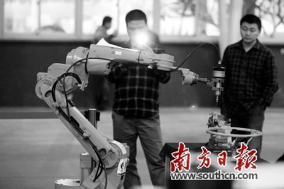 工业机器人从科幻走进现实_中国作家网